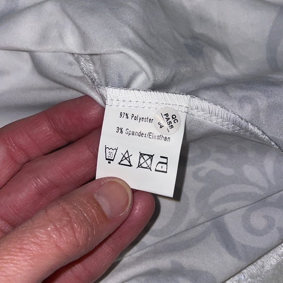 Black and white blouse - Picture 4 of 5